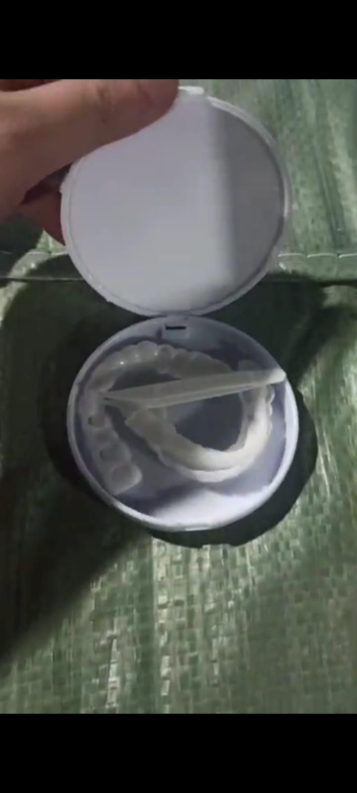 Instant Smile Veneers - Natural Looking Teeth Cover
